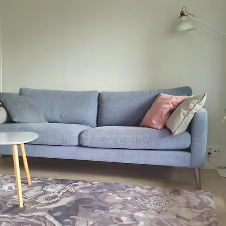 Cosy And Quiet 1 Bedroom - 7 Min Airport ヴァンター