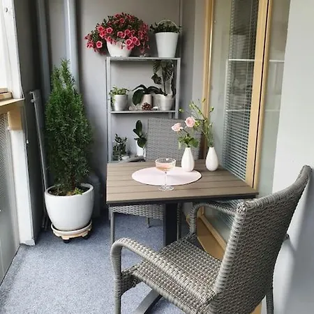 Cosy And Quiet 1 Bedroom - 7 Min Airport アパート